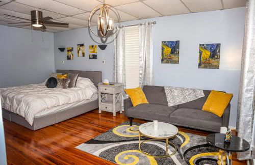 Bright & Stylish 2-Bedroom Near Downtown Mobile Free Parking - Foto 20