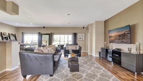 Valrico's Hidden Gem A Stunning 3-Bedroom Oasis Awaits! - Photo 2