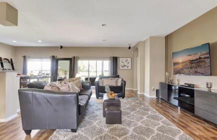 Valrico's Hidden Gem A Stunning 3-Bedroom Oasis Awaits! - Foto 2