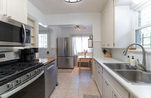 Charming Historic 4 bed -Nearby Eats, Brewery, Shops, Park - Foto 20