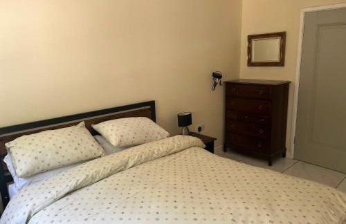 Castell Cottages Central with Parking - Foto 15