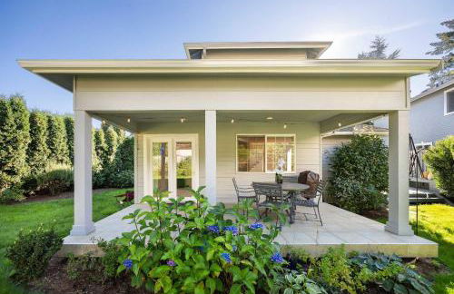 Kirkland Elegant 4B 2 5B Family Retreat with Designer Decor - Photo 30