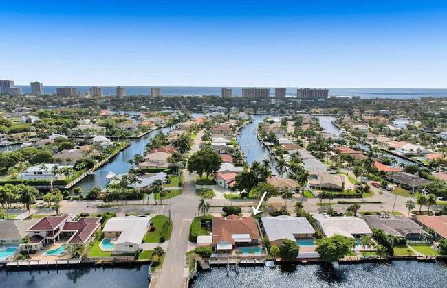 Luxe 4BR Waterfront w Htd Pool 5min to Beach - Foto 50