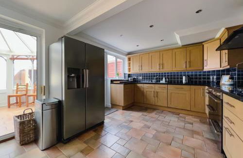 Bright & Cosy - Jacuzzi - Log Burner - King Beds - Foto 35