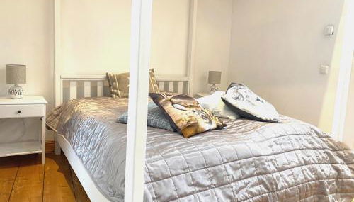 Living in History - Modern Country Cottage - Photo 5