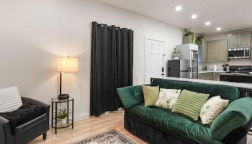 The WorkNest Stylish Stay w Desk & Fast Wi-Fi - Foto 5