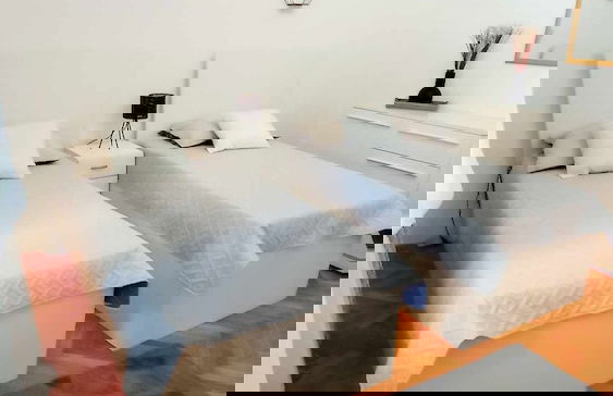 Coastal Apartment - Sleeps 6, Balcony & Parking - Foto 6