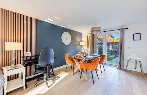 Hunsbury House - Excellent Location - Free Parking, Self-Check-In, SkyTV and Fast Wifi by Yoko Property - Foto 15