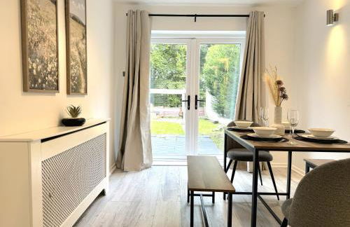 Serene 3-Bedroom Family Rochdale Home with Garden - Foto 7