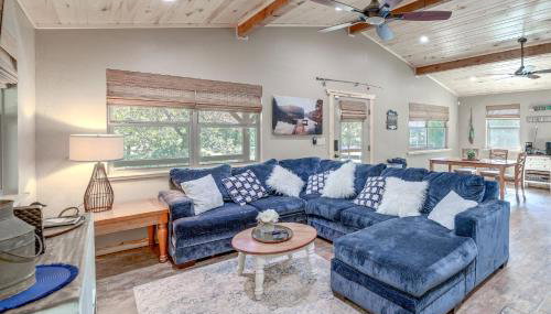 Clayton Cabin with Wraparound Deck Steps to Lake! - Foto 5