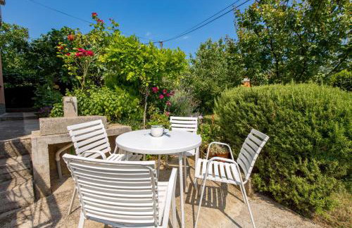 Apartment Flowers - Photo 36