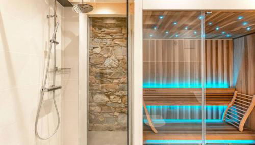 Glamorous Cottage Chimney Sauna - Photo 3, Shower