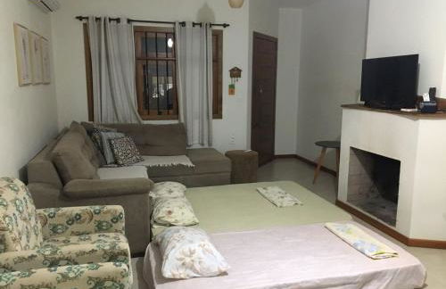 Casa até 6 pessoas, 4 colchoes, 1 cama queen, 2 banheiros - Foto 6