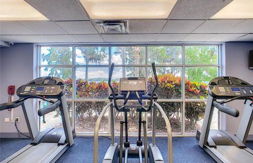 Sunshine Oasis - Orlando Lakefront Luxury - Photo 20