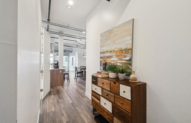 Brushed & Bold | RiNo Art Lofts - Foto 29