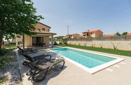 Moderne Villa mit Privatpool, Meerblick, Babybett, BBQ, klimatisierte Schlafzimmer - perfekt zum Biken - Photo 33