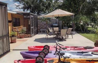 Lemon Bay Cottage in Historic Englewood Village - Foto 3