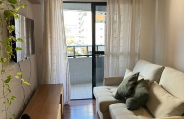 Aconchegante, completo e ótima localização - Foto 2