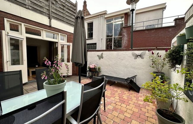 Apartment in the Fortified With Private Garden - Photo 50