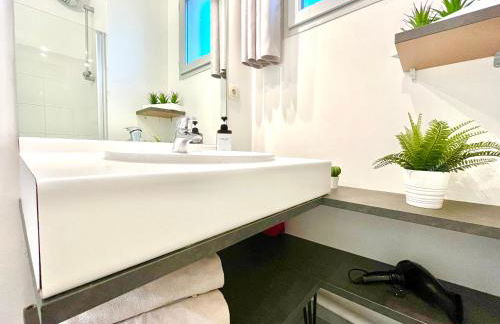 BnGo I Immense RoofTop Lyon I 2 chambres, 4 places parkings, 2 immenses terrasses, 8 personnes - Photo 61