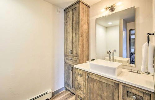 Modern Townhome with Deck - half Mi to Elkhart Lake! - Foto 19