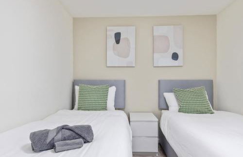 The Belvedere Stay - Free Parking, Spacious Garden, Super King Bed - Foto 27