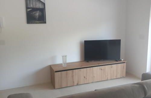 Riflessi sul lago - Foto 26