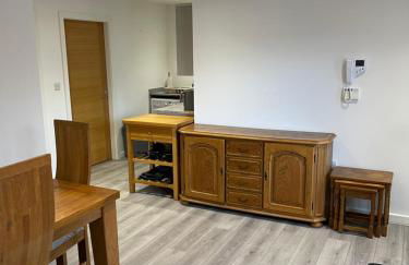 Lovely, Sleeps 8, Cafe Bars, Central Formby - Foto 9