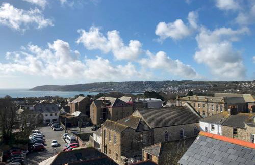 Stunning Penthouse in Penzance "Amazing Sea Views" - Photo 7