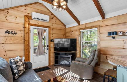Peaceful Mountain Tiny Home with Breathtaking Valley Views & Fireplace Near Lookout Mountain, Menlo GA - Foto 8