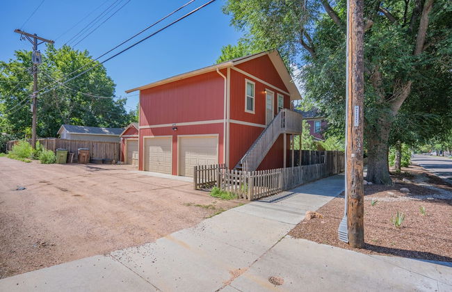 Romantic Getaway King Bed 1min to Restaurants! - Foto 31