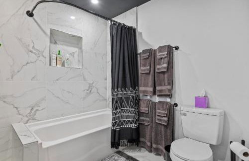 NFL Game-Day Base South Side near Acrisure - Foto 47