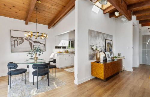 Serene Oceanview Escape with Expansive Deck home - Foto 15