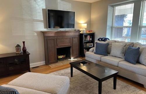 Family Retreat - Hot Tub - Fireplace - Tower Grove - Foto 8