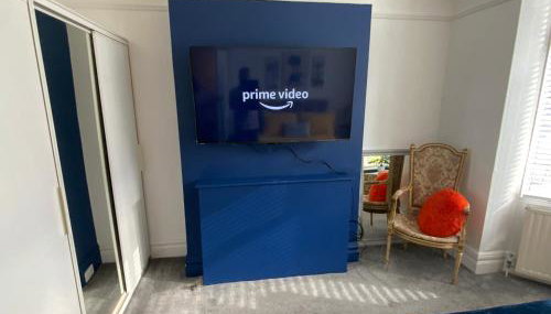 Right by Leigh Broadway Private Garden large ground fl apt - Foto 3, wardrobe