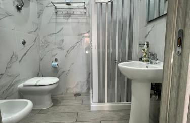 Dimora di Antonietta Room - near Train Station & Wi-Fi - Foto 6