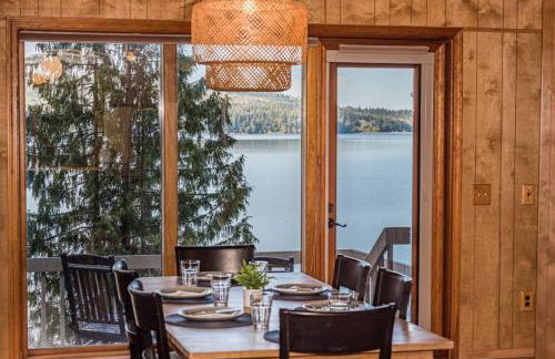 Waterfront Retreat with Fireplace, Hot Tub & Sauna - Foto 28