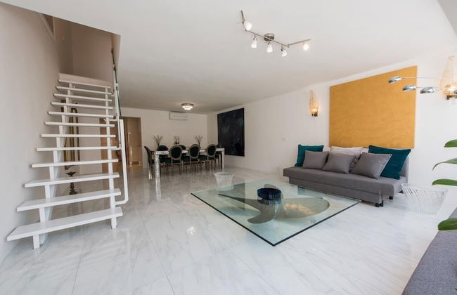 AB Ljubljana-The Princess Castle Triplex - Photo 15