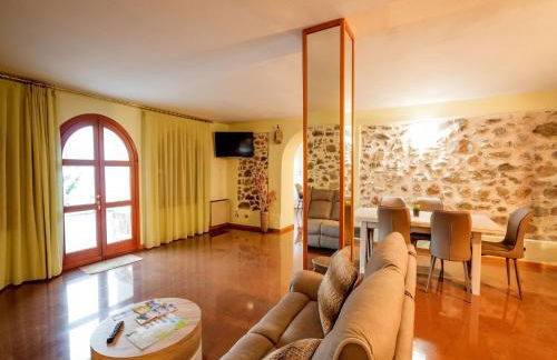 Lakeside Mansion With Pool - Foto 18