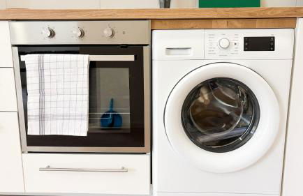 Ausgestattete Wohnungen für Monteur-Teams mit kostenlosem Parkplatz, WIFI, TV, Waschmaschine, Küche, Balkon, Restaurants und Supermarkt - Foto 16