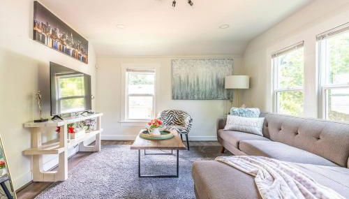 Cozy Craftsman Cottage 10 minutes away from DT! - Foto 4