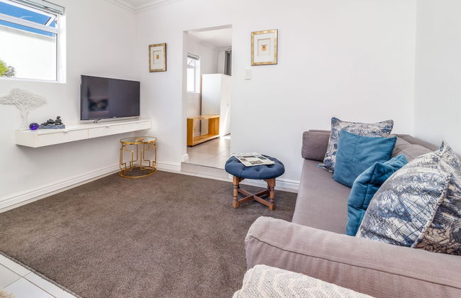 Bleu Cobalt Cottage - Photo 9