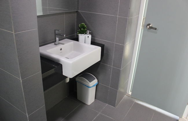 City Living with Panoramic Sea Views at Danga Bay - Foto 42