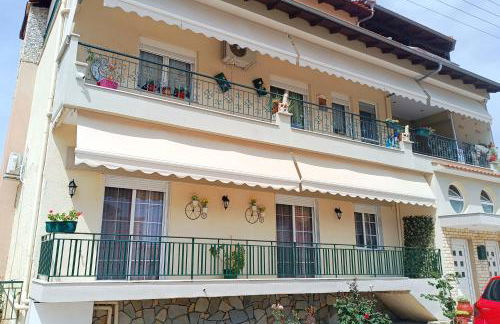 Magnolia House - Photo 1