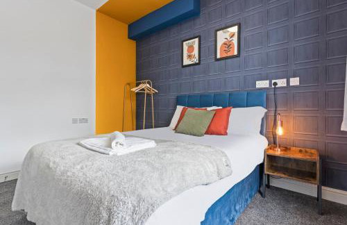 4 Beds 3 Bath (2-ensuites) Free Parking 75Mbps - Foto 4