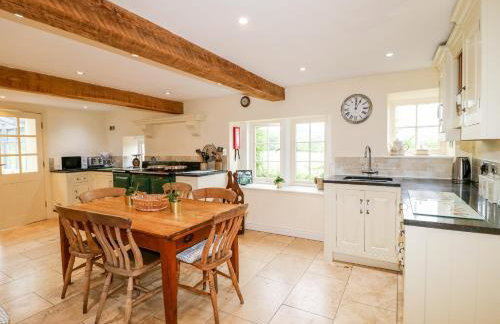 The Farmhouse - Photo 12