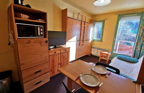 Studio au pied des pistes avec balcon et TV - FR-1-771-8 - Foto 1