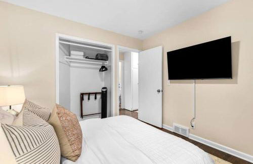 New! Cozy Mid Century Modern Oasis 3bd Home - Foto 4