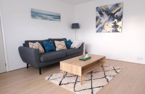 Comfy, Modern, 3 Bed House - Free Parking - Quiet Area - Near Solihull, NEC, Airport - Foto 18