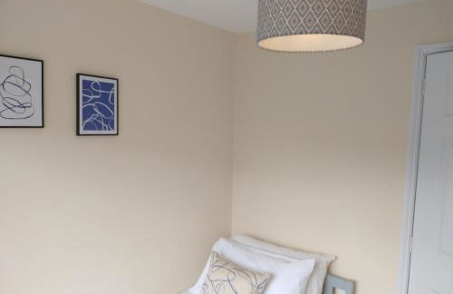 Sunningdale homely detached family,contractor 3 bed house with Parking - Foto 9